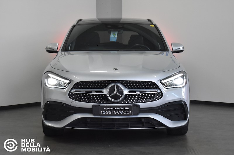 MERCEDES-BENZ GLA 180 d Automatic Premium